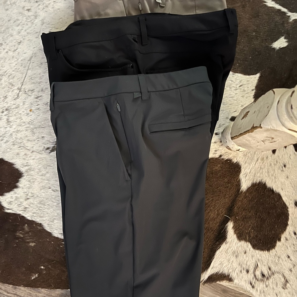 ABC Classic-Fit Pant
32"L     Black/36x32  gray 35x32   Nomad (brown) 35x32